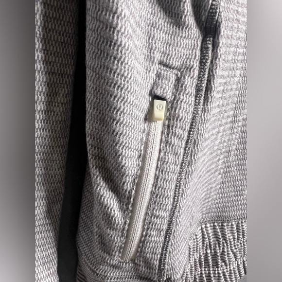Lululemon “Think fast” hoodie in gray.  Size 8 - Picture 7 of 10